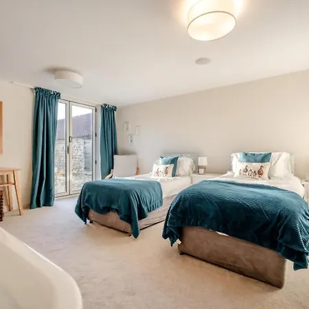 7 Bed In Oc-o39894