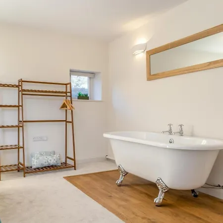 7 Bed In Oc-o39894 Borrowby (North Yorkshire)