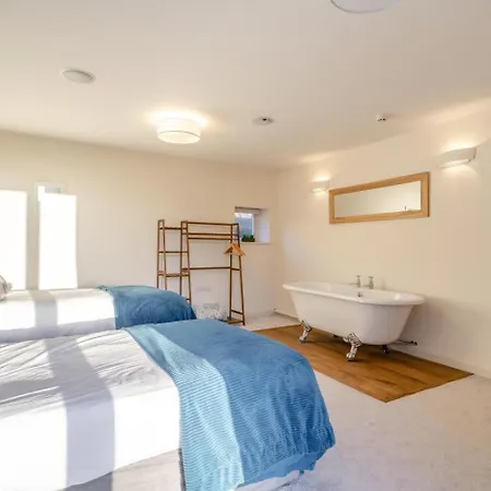 7 Bed In Oc-o39894 Borrowby (North Yorkshire)